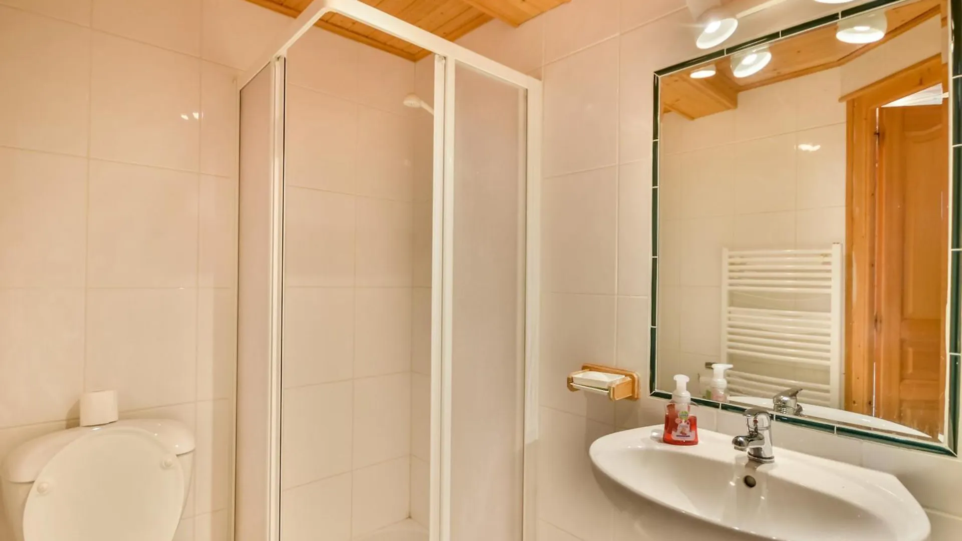 Chalet Herisson - 9 Pers - A 100M Du Lac Des Ecoles Et 300M Des Pistes - Fr-1-685-68 Les Gets France